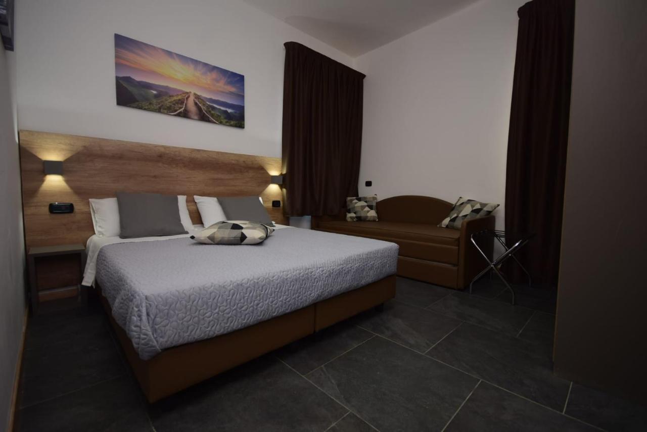 Hotel Crisvan ريميني المظهر الخارجي الصورة