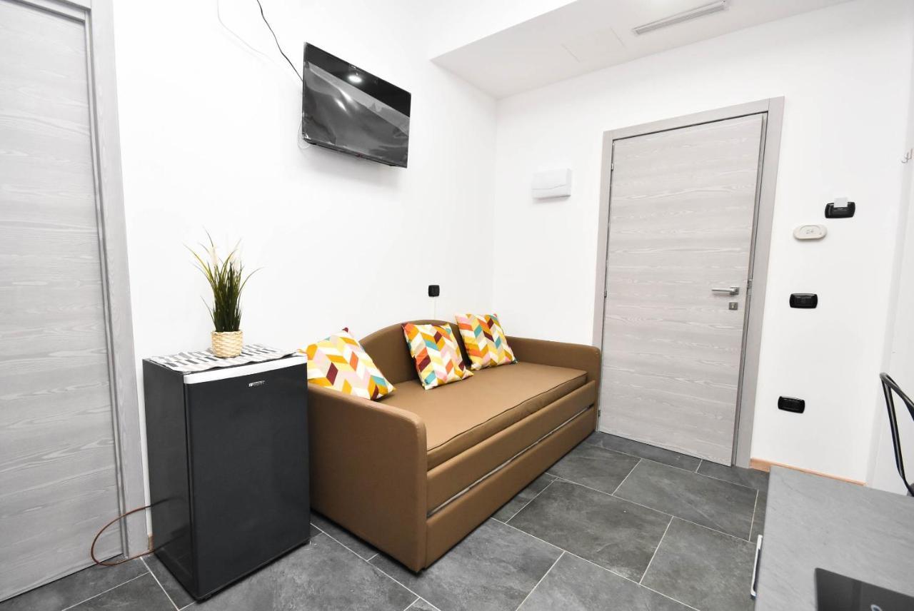 Hotel Crisvan ريميني المظهر الخارجي الصورة