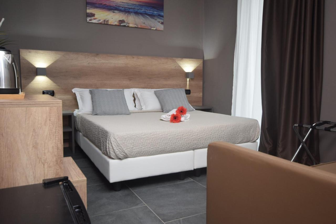 Hotel Crisvan ريميني المظهر الخارجي الصورة
