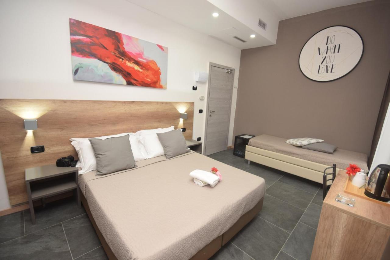 Hotel Crisvan ريميني المظهر الخارجي الصورة