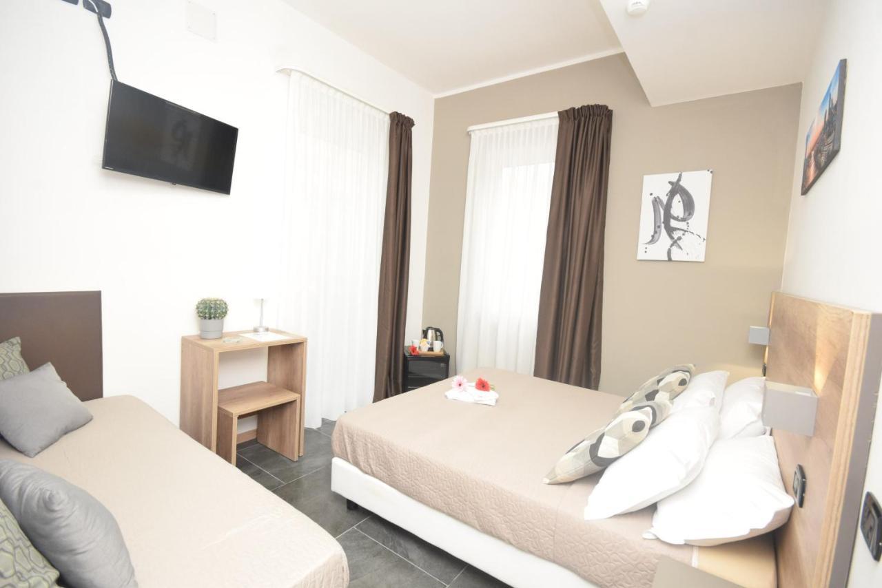 Hotel Crisvan ريميني المظهر الخارجي الصورة